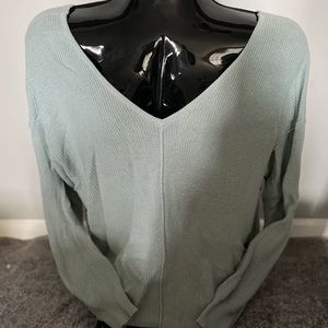 Long sleeve knit top